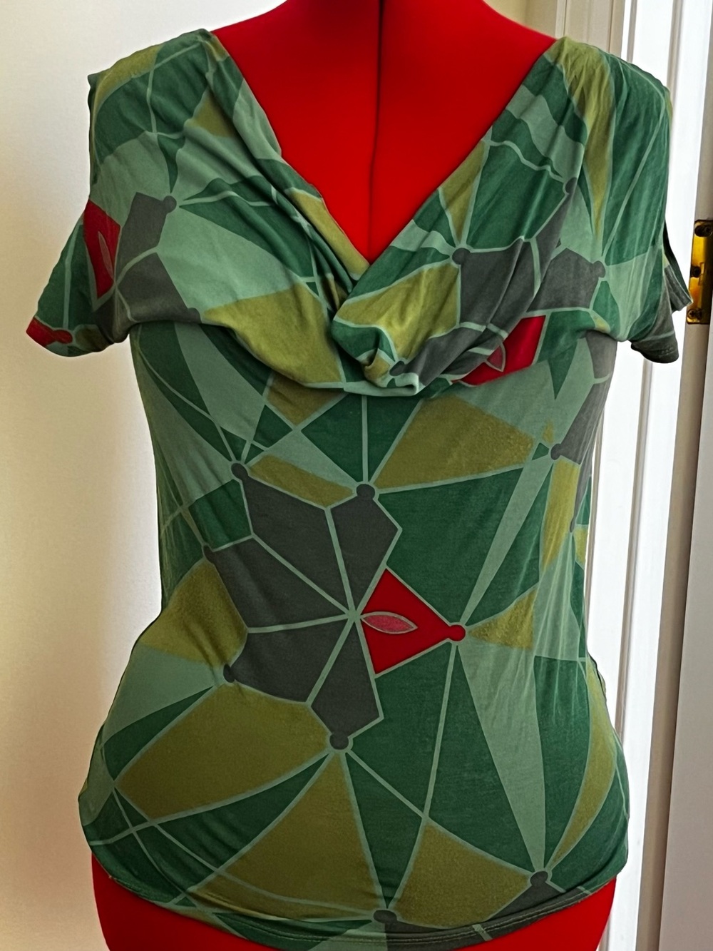 Skunkfunk Green geometric cowl-neck + cutout sleeve Xarea top size 8-10